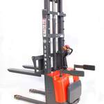 PS3300FE-3M Electric Pallet Stacker, 3300 lbs Capacity, 118″ Lifting Height, Work with Open-bottom Pallets